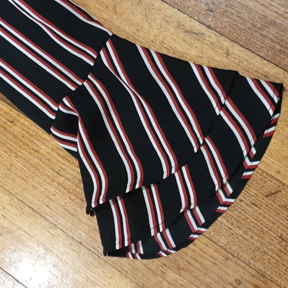 H and M Black Red White Stripes long Flared Sleeve Top Size US 4 - Picture 12 of 12
